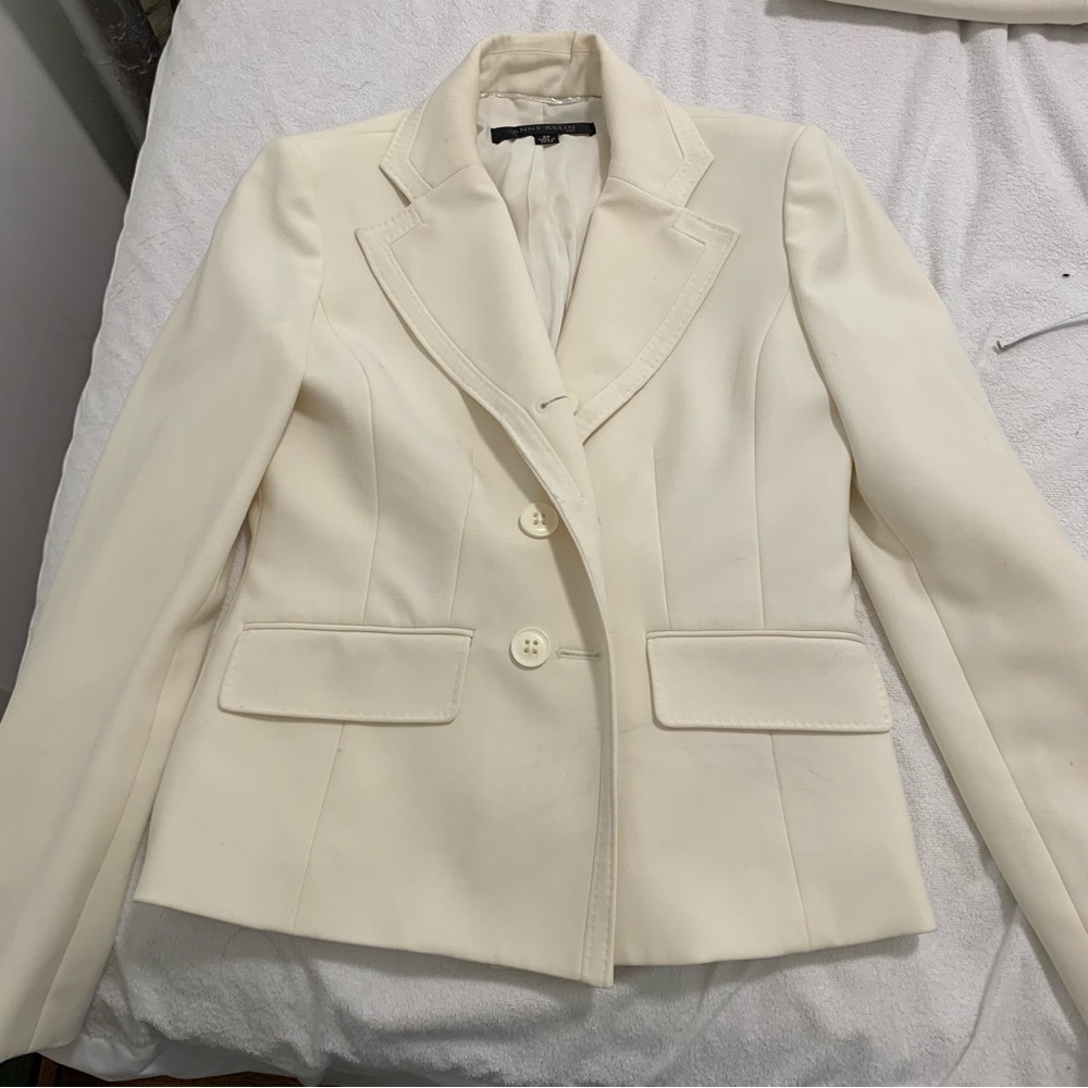 Anne Klein Ivory/Cream Skirt Suit Set, size 2P